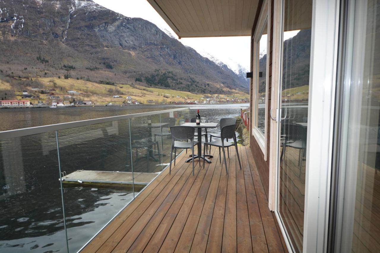 Nesset Fjordcamping Olden Exterior photo