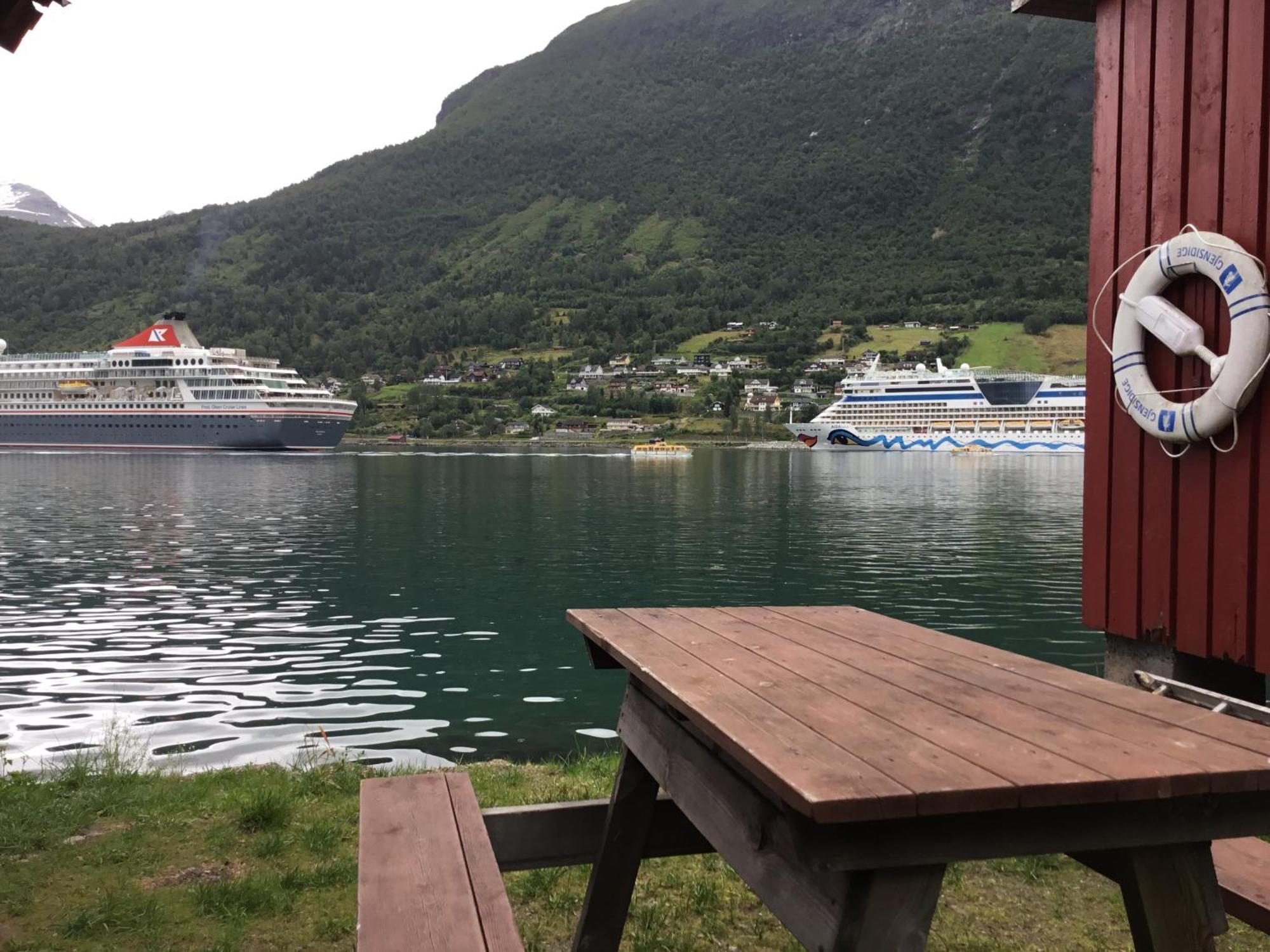 Nesset Fjordcamping Olden Exterior photo