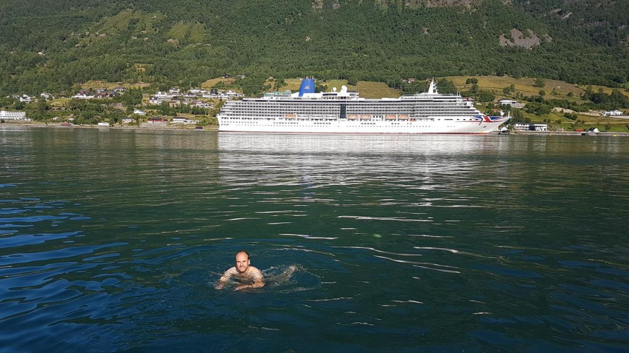 Nesset Fjordcamping Olden Exterior photo